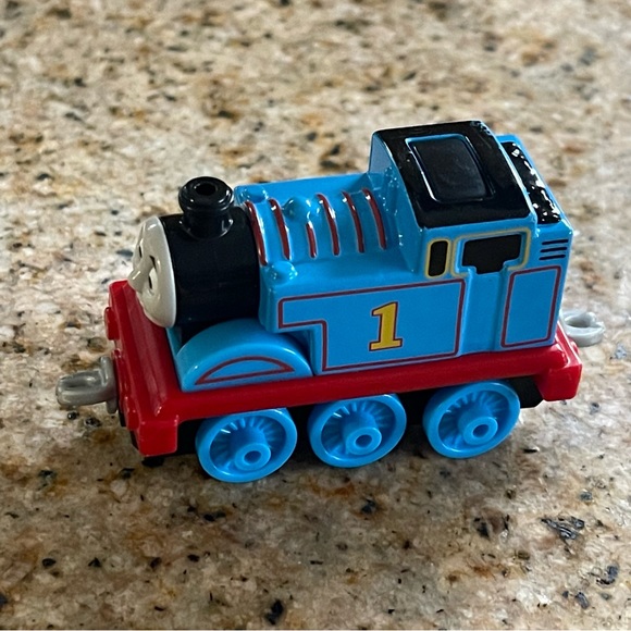 Thomas & Friends Take-n-Play Talking Thomas Train, Talks / lights up - Picture 5 of 7